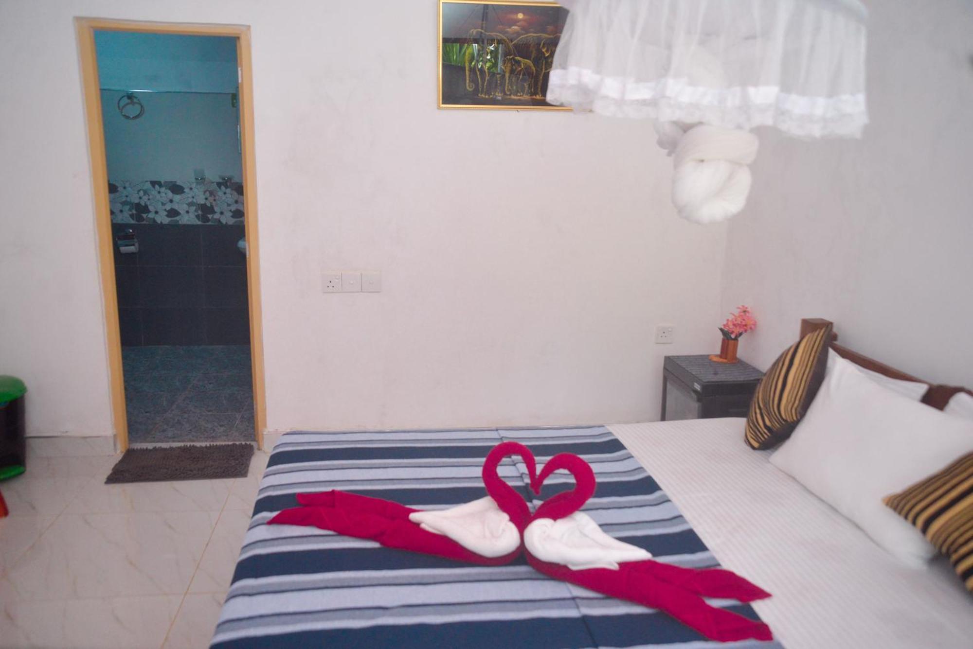 Tropical Garden Homestay Pidurangala Сигирия Екстериор снимка